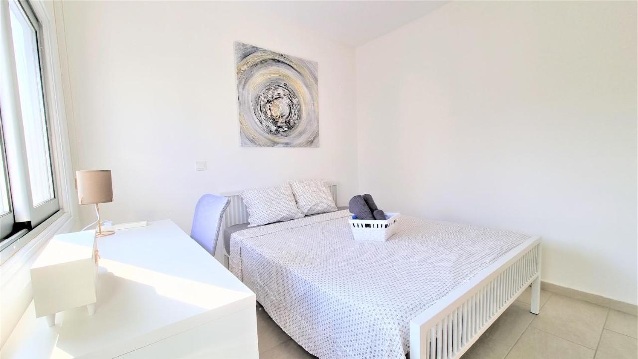 Spacious Lightflooded 2Br Apt / Near Center & Harbour Lárnaca Exterior foto